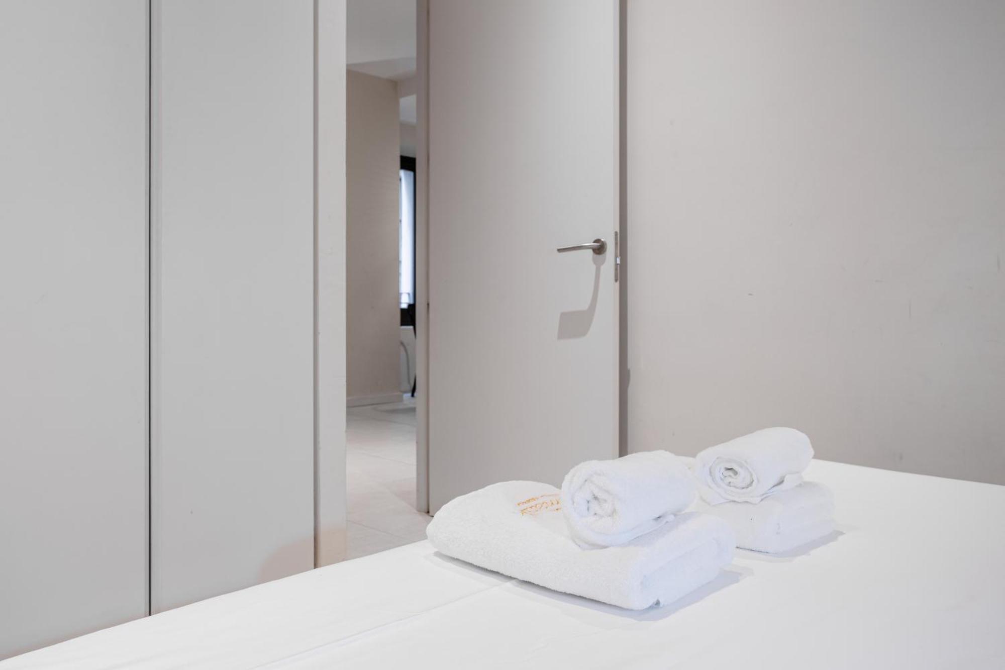Apt 8 Geranio Girona Eksteriør bilde